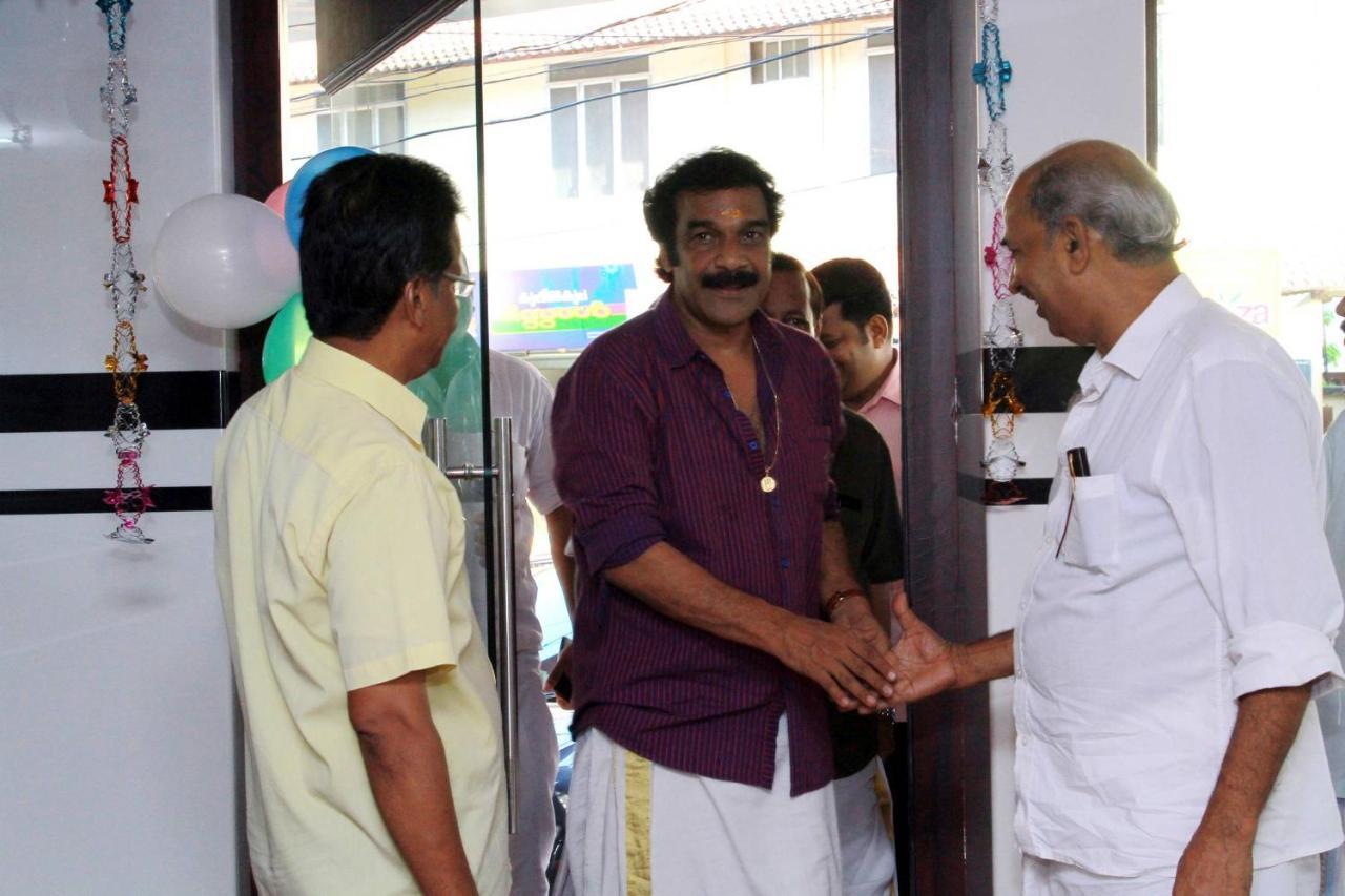 Devanganam Residency Hotel Guruvāyūr Exterior foto