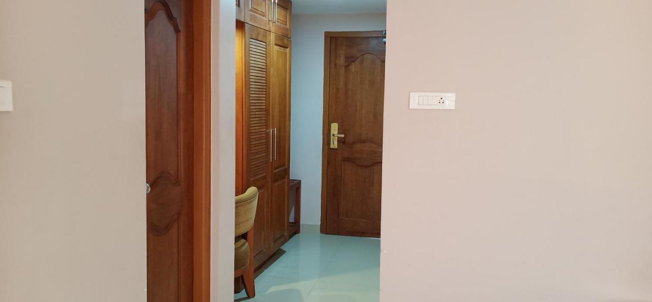 Devanganam Residency Hotel Guruvāyūr Exterior foto